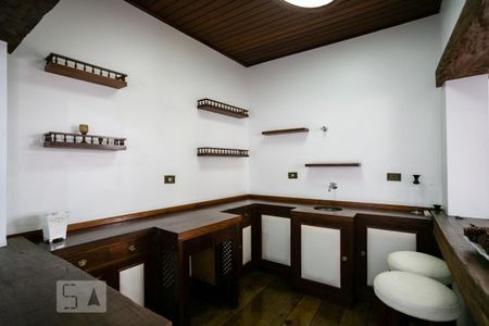 Casa à venda com 796m², 4 quartos e 6 vagas Casa à venda com 796m², 4 quartos e 6 vagasBar