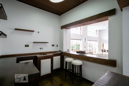 Casa à venda com 796m², 4 quartos e 6 vagas Casa à venda com 796m², 4 quartos e 6 vagasBar