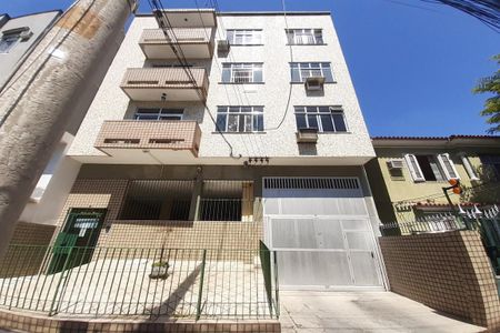 Apartamento à venda com 80m², 2 quartos e 1 vaga Apartamento à venda com 80m², 2 quartos e 1 vagaFachada