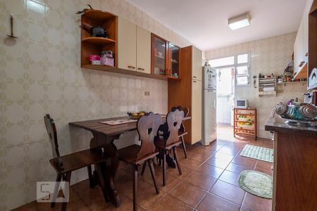 Apartamento à venda com 120m², 2 quartos e 2 vagas Apartamento à venda com 120m², 2 quartos e 2 vagasCozinha