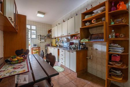 Apartamento à venda com 120m², 2 quartos e 2 vagas Apartamento à venda com 120m², 2 quartos e 2 vagasCozinha