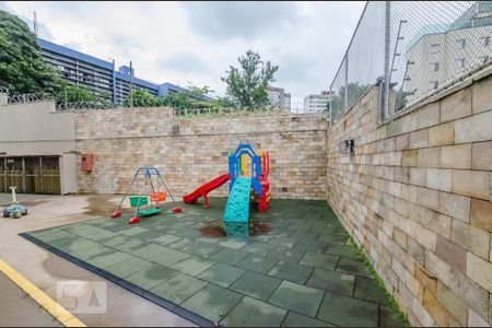 Apartamento à venda com 172m², 4 quartos e 2 vagas Apartamento à venda com 172m², 4 quartos e 2 vagasPlayground