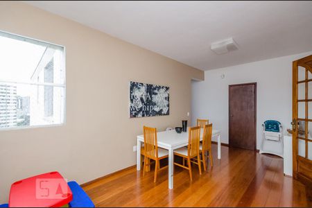 Apartamento à venda com 172m², 4 quartos e 2 vagas Apartamento à venda com 172m², 4 quartos e 2 vagasSala de Jantar