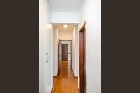 Apartamento à venda com 172m², 4 quartos e 2 vagas Apartamento à venda com 172m², 4 quartos e 2 vagasCorredor