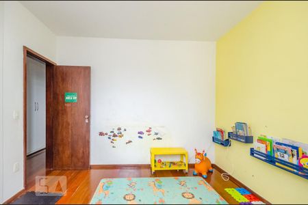 Apartamento à venda com 172m², 4 quartos e 2 vagas Apartamento à venda com 172m², 4 quartos e 2 vagasQuarto 2