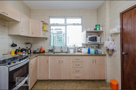 Apartamento à venda com 172m², 4 quartos e 2 vagas Apartamento à venda com 172m², 4 quartos e 2 vagasCozinha