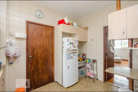 Apartamento à venda com 172m², 4 quartos e 2 vagas Apartamento à venda com 172m², 4 quartos e 2 vagasCozinha