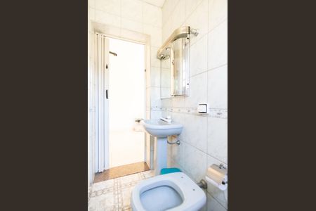 Casa à venda com 101m², 2 quartos e 1 vaga Casa à venda com 101m², 2 quartos e 1 vagaBanheiro