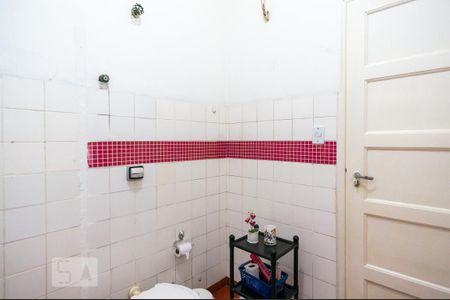 Casa à venda com 101m², 2 quartos e 1 vaga Casa à venda com 101m², 2 quartos e 1 vagaBanheiro