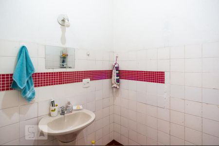 Casa à venda com 101m², 2 quartos e 1 vaga Casa à venda com 101m², 2 quartos e 1 vagaBanheiro