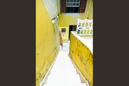 Casa à venda com 101m², 2 quartos e 1 vaga Casa à venda com 101m², 2 quartos e 1 vagaEscadas