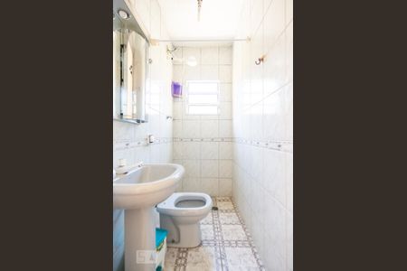 Casa à venda com 101m², 2 quartos e 1 vaga Casa à venda com 101m², 2 quartos e 1 vagaBanheiro