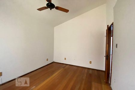 Casa à venda com 239m², 3 quartos e 2 vagasQuarto 3