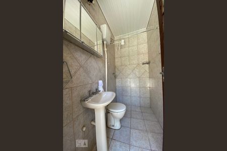 Casa à venda com 239m², 3 quartos e 2 vagasBanheiro de Serviço