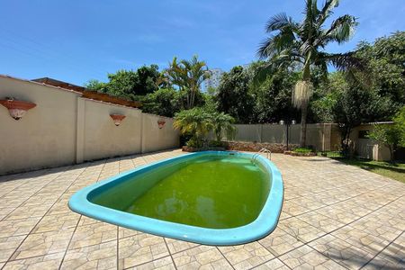 Casa à venda com 239m², 3 quartos e 2 vagasPiscina