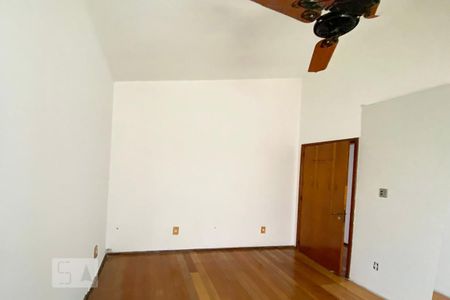 Casa à venda com 239m², 3 quartos e 2 vagasQuarto 3