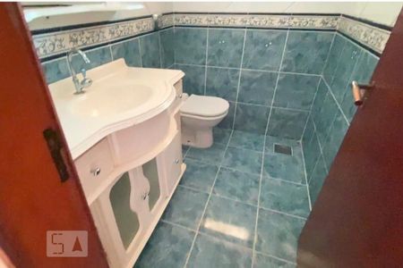 Casa à venda com 239m², 3 quartos e 2 vagasBanheiro 3