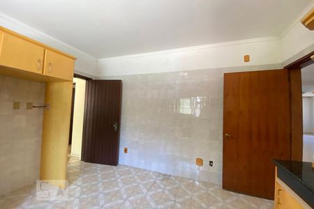 Casa à venda com 239m², 3 quartos e 2 vagasCozinha