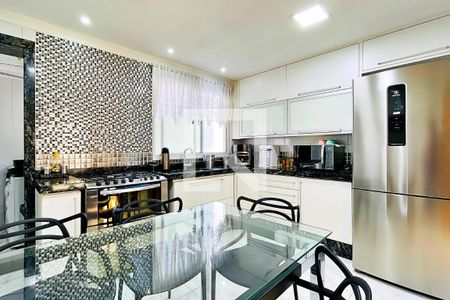 Apartamento à venda com 127m², 3 quartos e 3 vagas Apartamento à venda com 127m², 3 quartos e 3 vagasCozinha