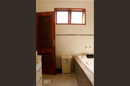 Casa à venda com 180m², 3 quartos e 3 vagasBanheiro da Suíte