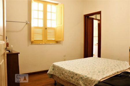 Casa à venda com 180m², 3 quartos e 3 vagasSuíte