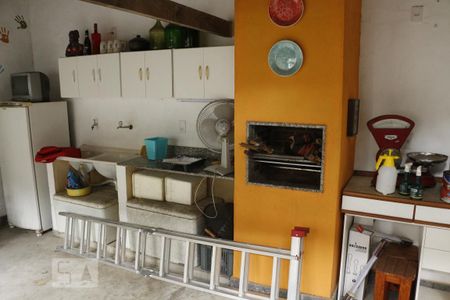 Casa à venda com 180m², 3 quartos e 3 vagasChurrasqueira