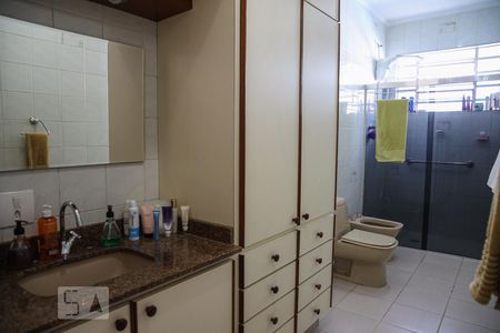 Casa à venda com 170m², 4 quartos e 2 vagas Casa à venda com 170m², 4 quartos e 2 vagasBanheiro