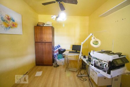 Casa de condomínio à venda com 370m², 4 quartos e 3 vagas Casa de condomínio à venda com 370m², 4 quartos e 3 vagasQuarto