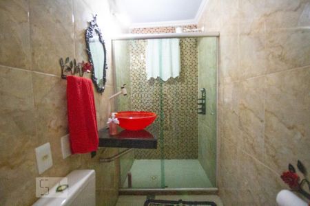 Casa de condomínio à venda com 370m², 4 quartos e 3 vagas Casa de condomínio à venda com 370m², 4 quartos e 3 vagasBanheiro Social