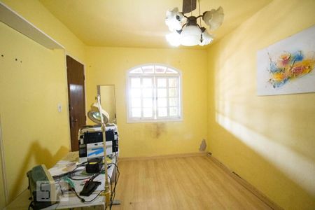 Casa de condomínio à venda com 370m², 4 quartos e 3 vagas Casa de condomínio à venda com 370m², 4 quartos e 3 vagasQuarto