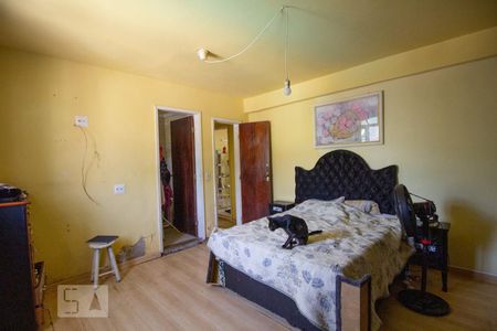 Casa de condomínio à venda com 370m², 4 quartos e 3 vagas Casa de condomínio à venda com 370m², 4 quartos e 3 vagasSuíte