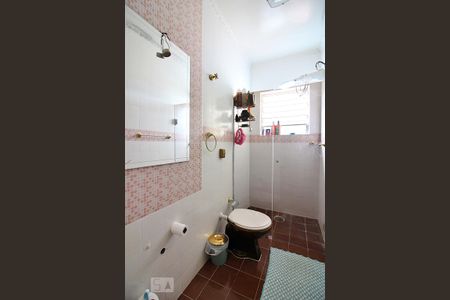 Casa à venda com 181m², 2 quartos e 4 vagasBanheiro do Quarto 1 - Suíte