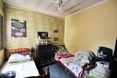 Casa à venda com 181m², 2 quartos e 4 vagasQuarto 2 