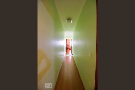 Casa à venda com 162m², 3 quartos e 4 vagasCorredor