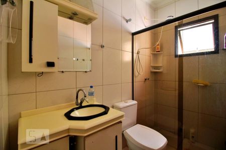 Casa à venda com 162m², 3 quartos e 4 vagasBanheiro da Suíte 1