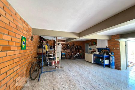 Casa à venda com 75m², 2 quartos e 2 vagasGaragem