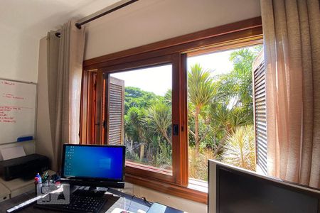 Casa à venda com 75m², 2 quartos e 2 vagasJanela do Quarto 1 - Suíte