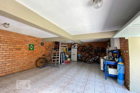 Casa à venda com 75m², 2 quartos e 2 vagasGaragem