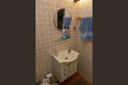 Casa à venda com 360m², 4 quartos e 6 vagas Casa à venda com 360m², 4 quartos e 6 vagasBanheiro 2