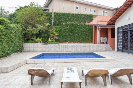 Casa à venda com 360m², 4 quartos e 6 vagas Casa à venda com 360m², 4 quartos e 6 vagasPiscina
