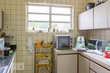 Casa à venda com 360m², 4 quartos e 6 vagas Casa à venda com 360m², 4 quartos e 6 vagasCozinha