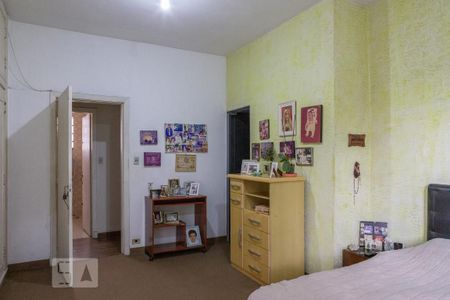 Casa à venda com 360m², 4 quartos e 6 vagas Casa à venda com 360m², 4 quartos e 6 vagasSuíte