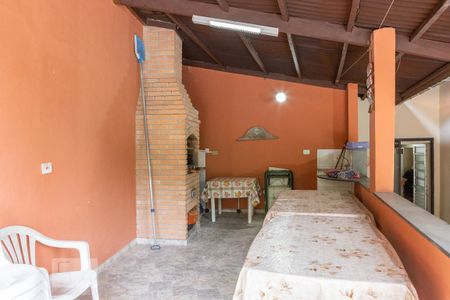 Casa à venda com 360m², 4 quartos e 6 vagas Casa à venda com 360m², 4 quartos e 6 vagasChurrasqueira