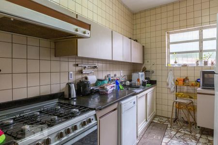 Casa à venda com 360m², 4 quartos e 6 vagas Casa à venda com 360m², 4 quartos e 6 vagasCozinha