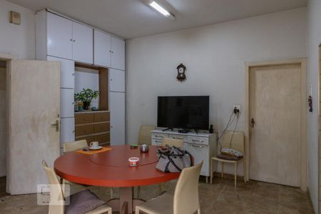 Casa à venda com 360m², 4 quartos e 6 vagas Casa à venda com 360m², 4 quartos e 6 vagasCopa