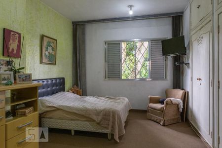 Casa à venda com 360m², 4 quartos e 6 vagas Casa à venda com 360m², 4 quartos e 6 vagasSuíte