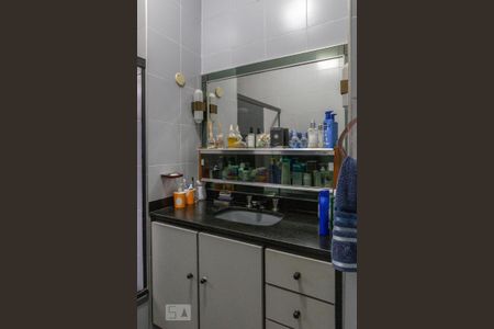 Casa à venda com 360m², 4 quartos e 6 vagas Casa à venda com 360m², 4 quartos e 6 vagasBanheiro da Suíte