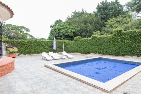 Casa à venda com 360m², 4 quartos e 6 vagas Casa à venda com 360m², 4 quartos e 6 vagasPiscina