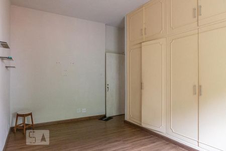 Casa à venda com 360m², 4 quartos e 6 vagas Casa à venda com 360m², 4 quartos e 6 vagasQuarto 3