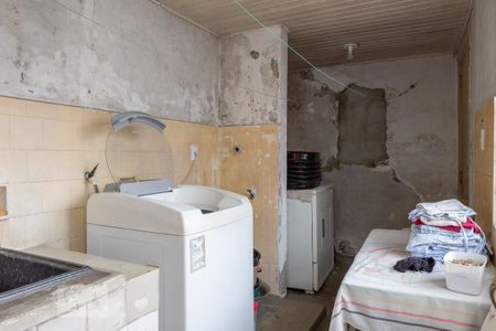 Casa à venda com 360m², 4 quartos e 6 vagas Casa à venda com 360m², 4 quartos e 6 vagasÁrea de Serviço